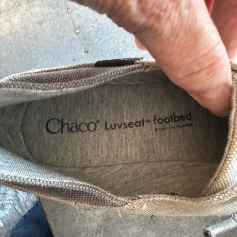 Men’s Chaco Size 8 Tan Beige Chillos Slip On Shoes